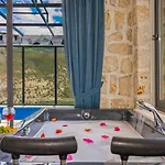 Villa Islamlar Village 2 Bedroom - Heated Indoor Pool *